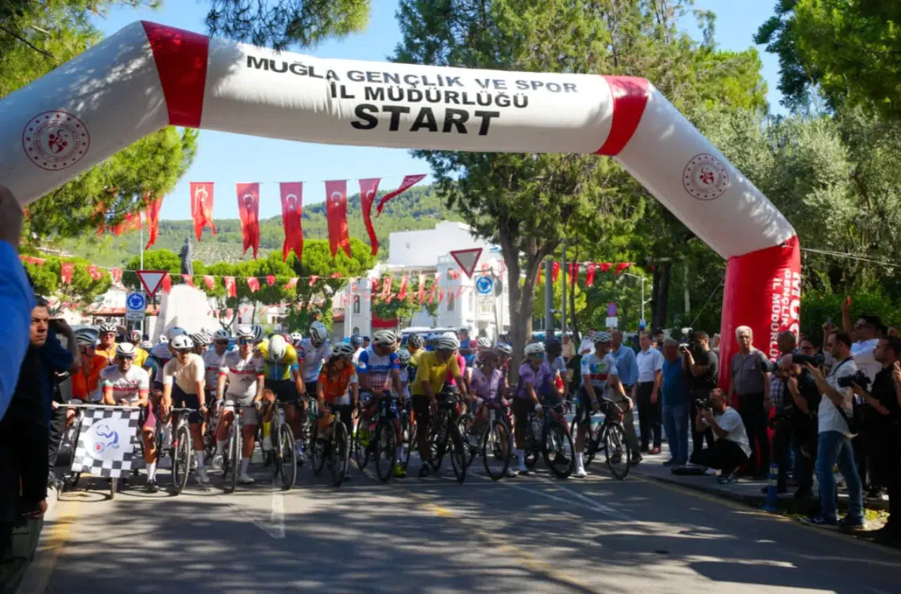 Muğla’dan Marmaris’e milli birlik sürüşü: Şehitler anısına 71 kilometre