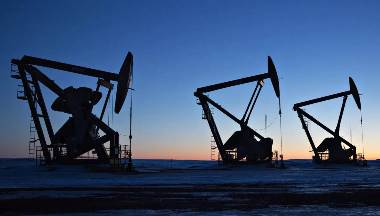 Brent petrol fiyatları 77,87 dolara geriledi