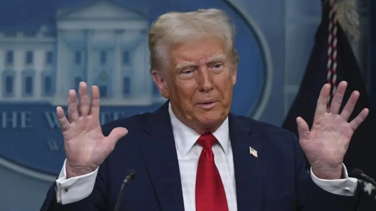 Trump, ekonomik büyümenin borç sorununu çözeceğini vurguladı