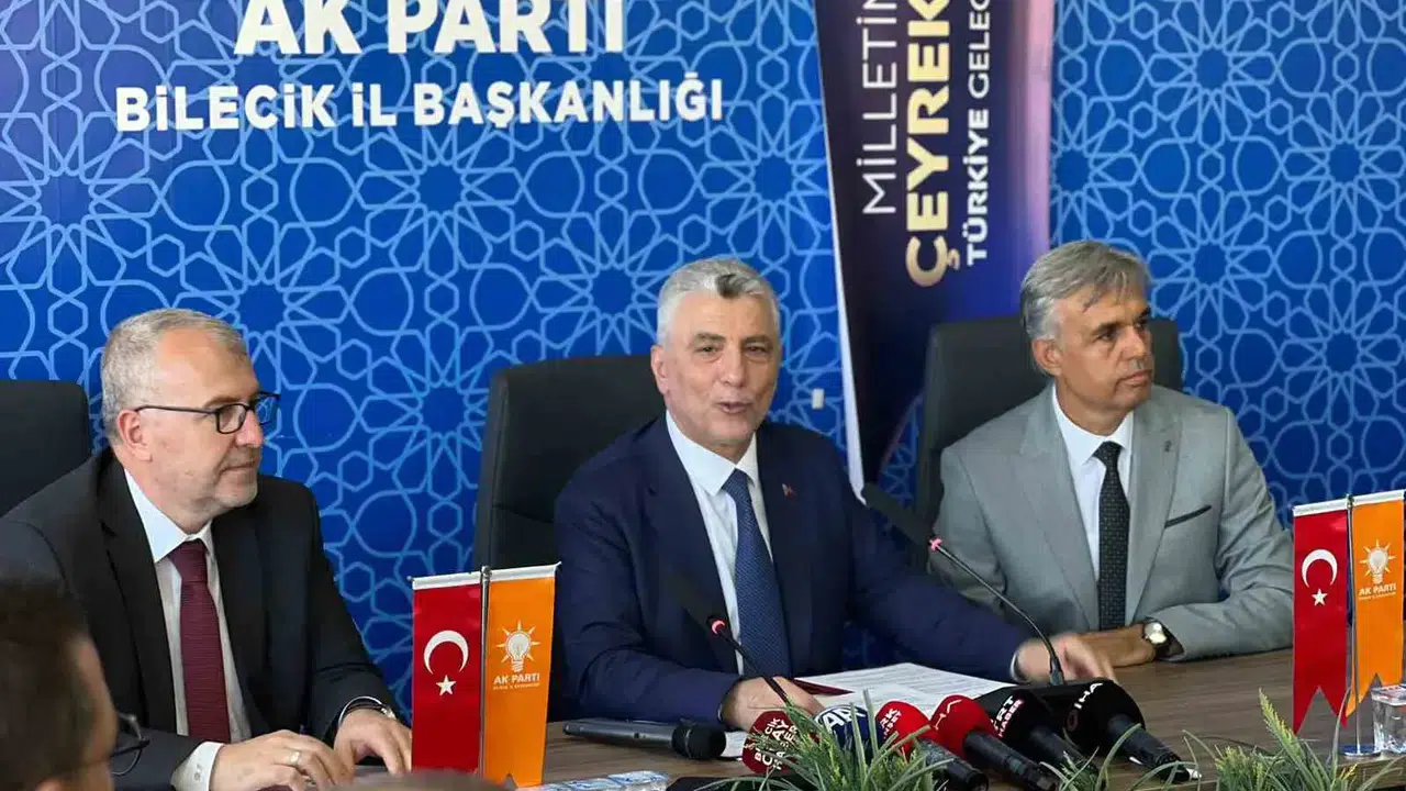 Ticaret Bakanı Bolat, Bilecik'te yaptığı açıklamalarda ekonomik başarıları sıraladı