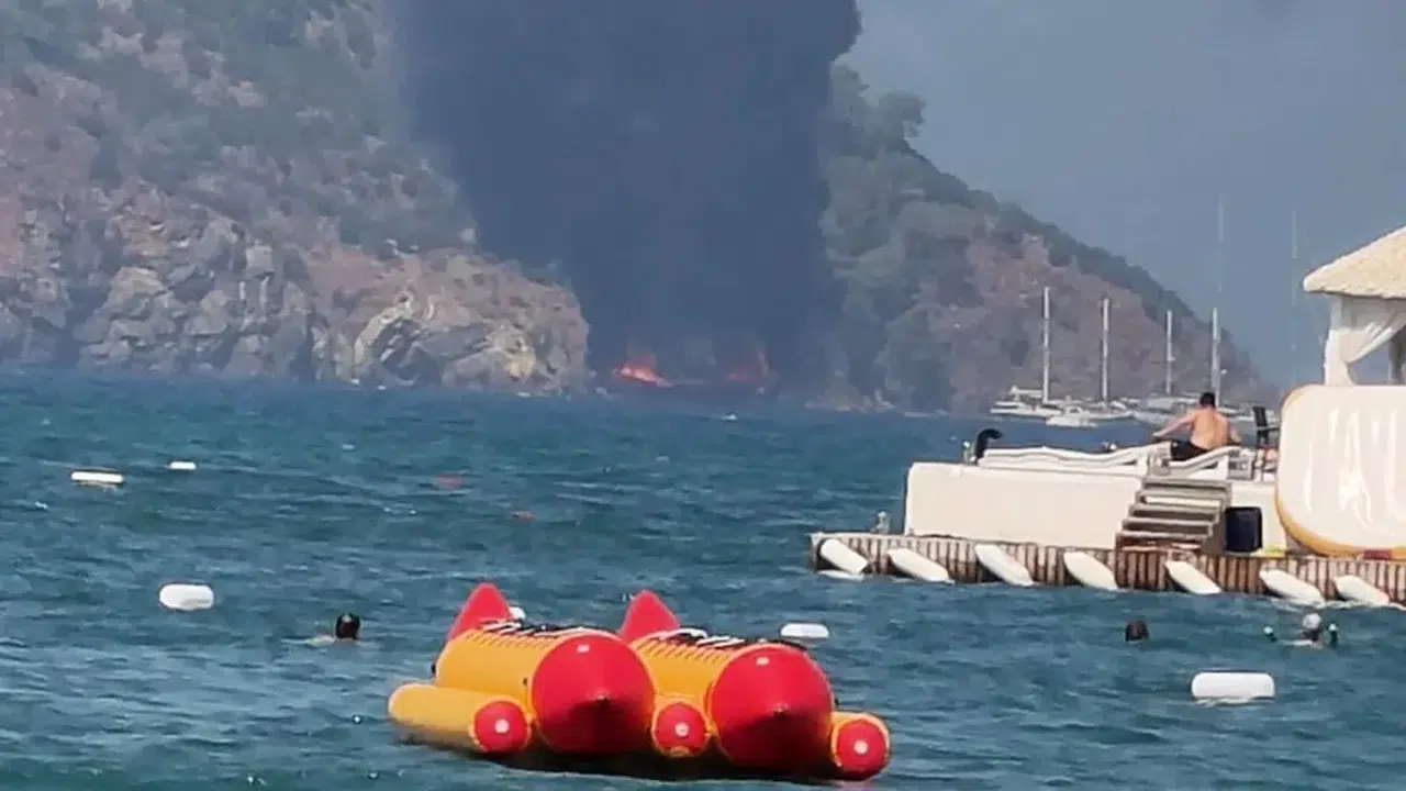 Fethiye'deki yangında 115 kişi kurtarıldı: 11 yolcu hastaneye sevk edildi