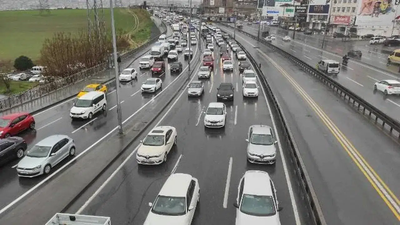 Kara yollarında bakım ve onarım çalışmaları nedeniyle dikkatli olunmalı