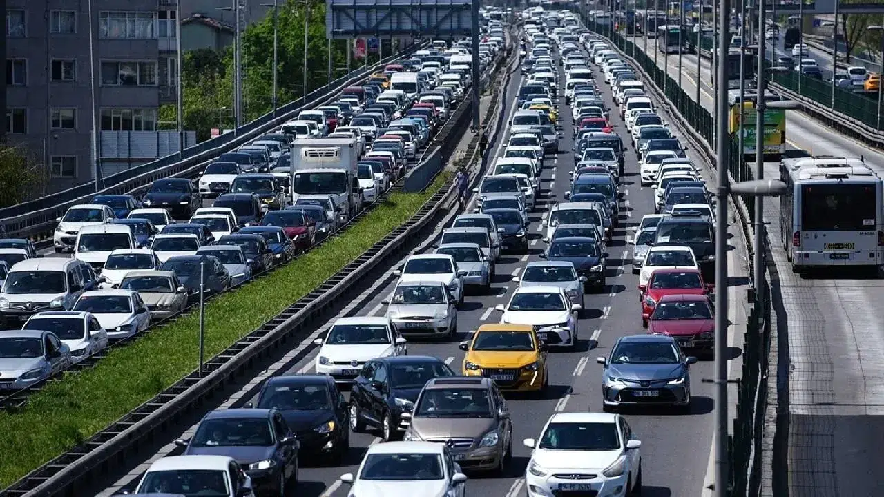 Temmuzda trafiğe kaydedilen taşıt sayısı düştü, toplam araç sayısı arttı