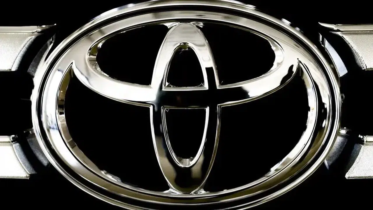 Toyota, gösterge panelindeki arıza nedeniyle 500 bin aracı geri çağırıyor