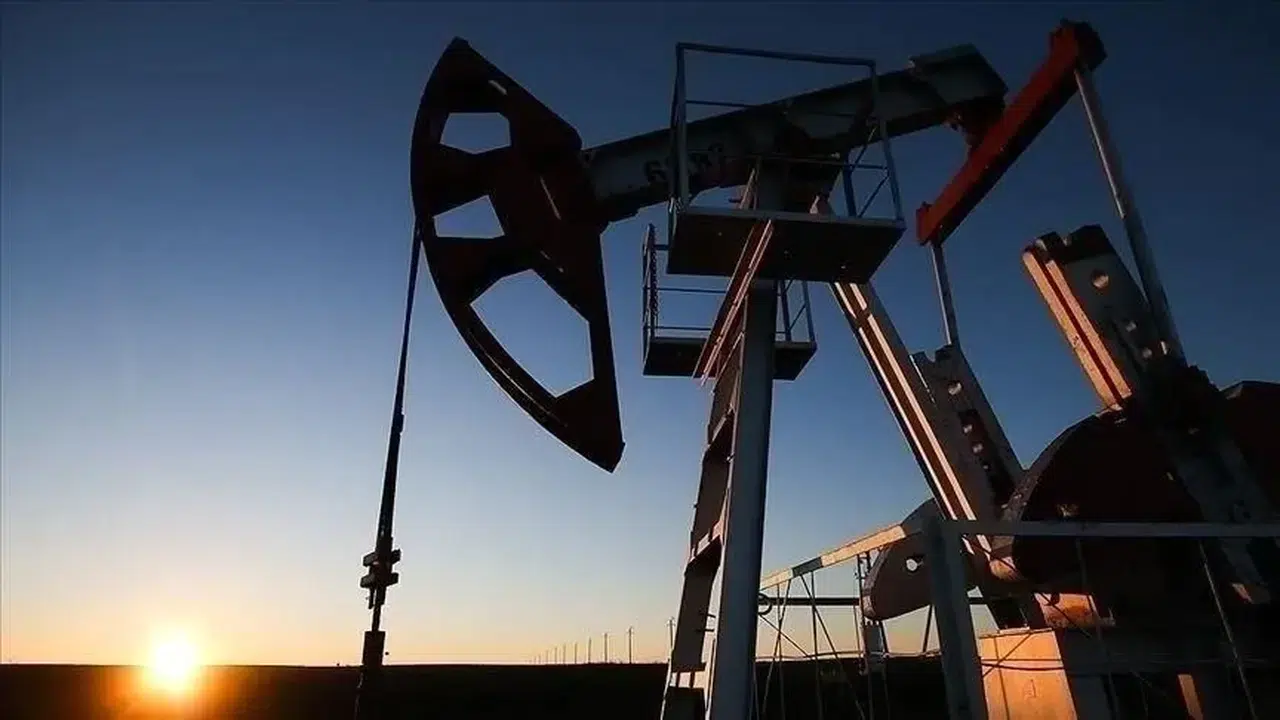 Küresel petrol arzı temmuzda 101,5 milyon varile ulaştı