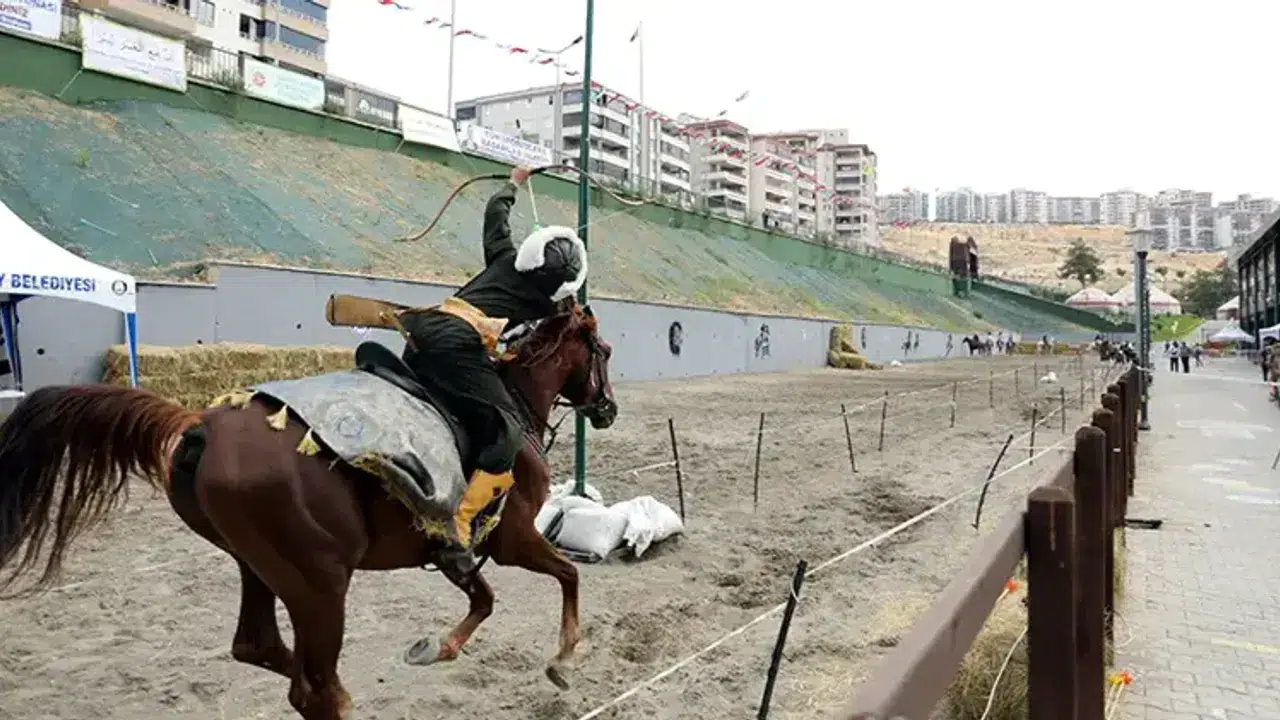 Atlı okçuluğun en iyileri Gaziantep'te sahne aldı!