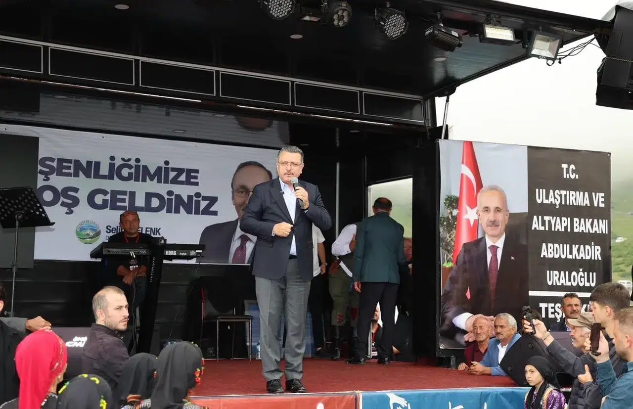 Başkan Genç Honefter Yayla Şenliği’nde vatandaşlarla bir araya geldi