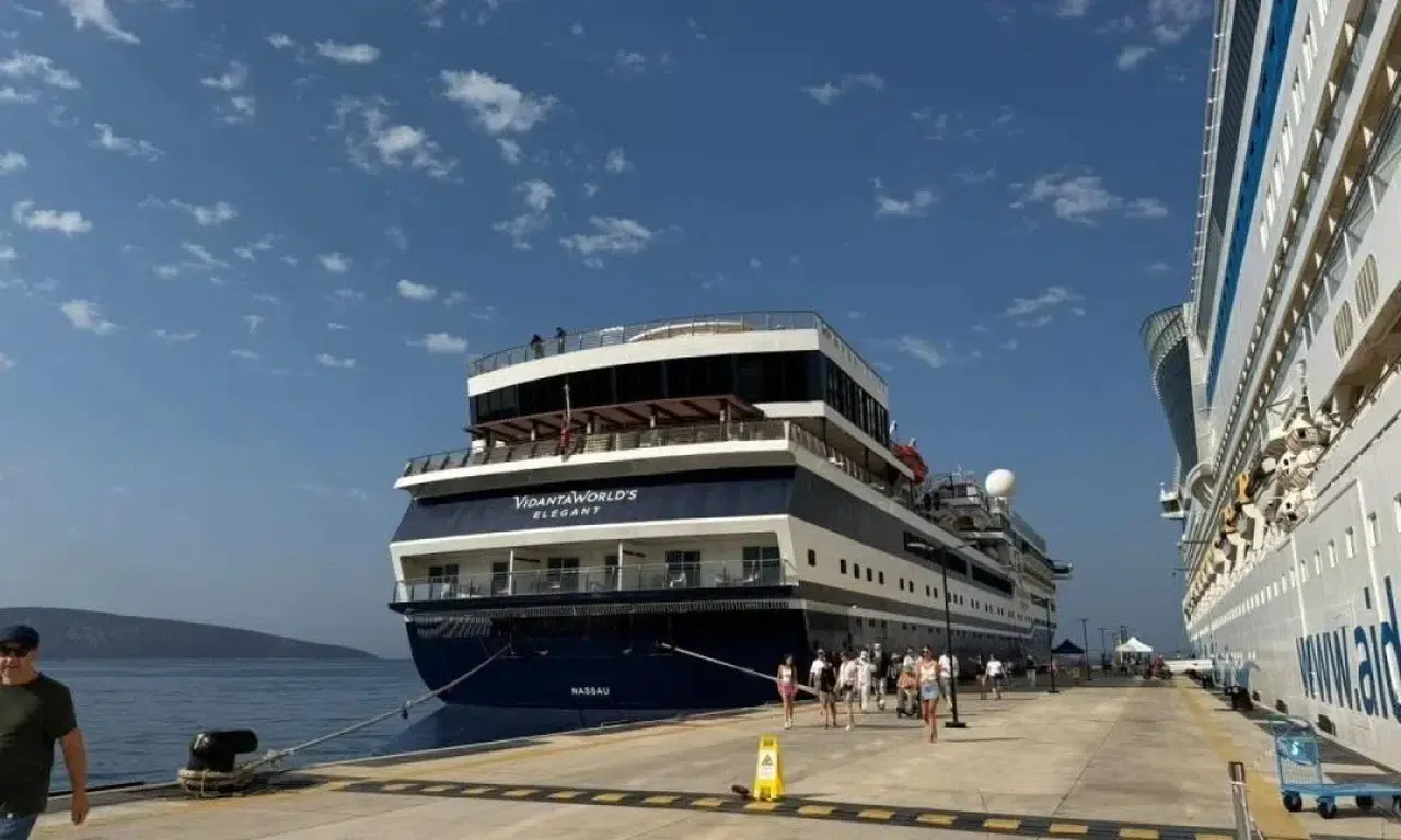 Bodrum'a yıldız kruvaziyer geldi: Vidanta World's Elegant, 119 yolcu taşıdı