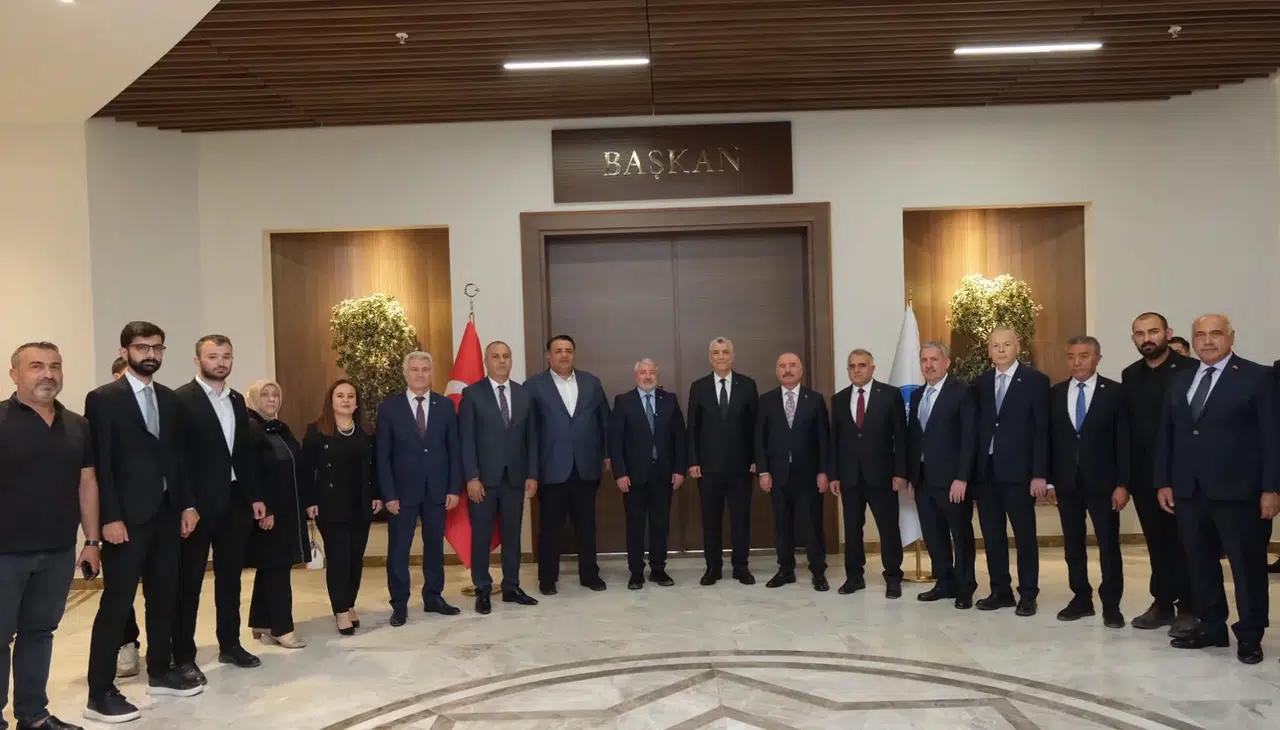 Ticaret Bakanı Ömer Bolat Çorum Belediyesi'ni ziyaret etti