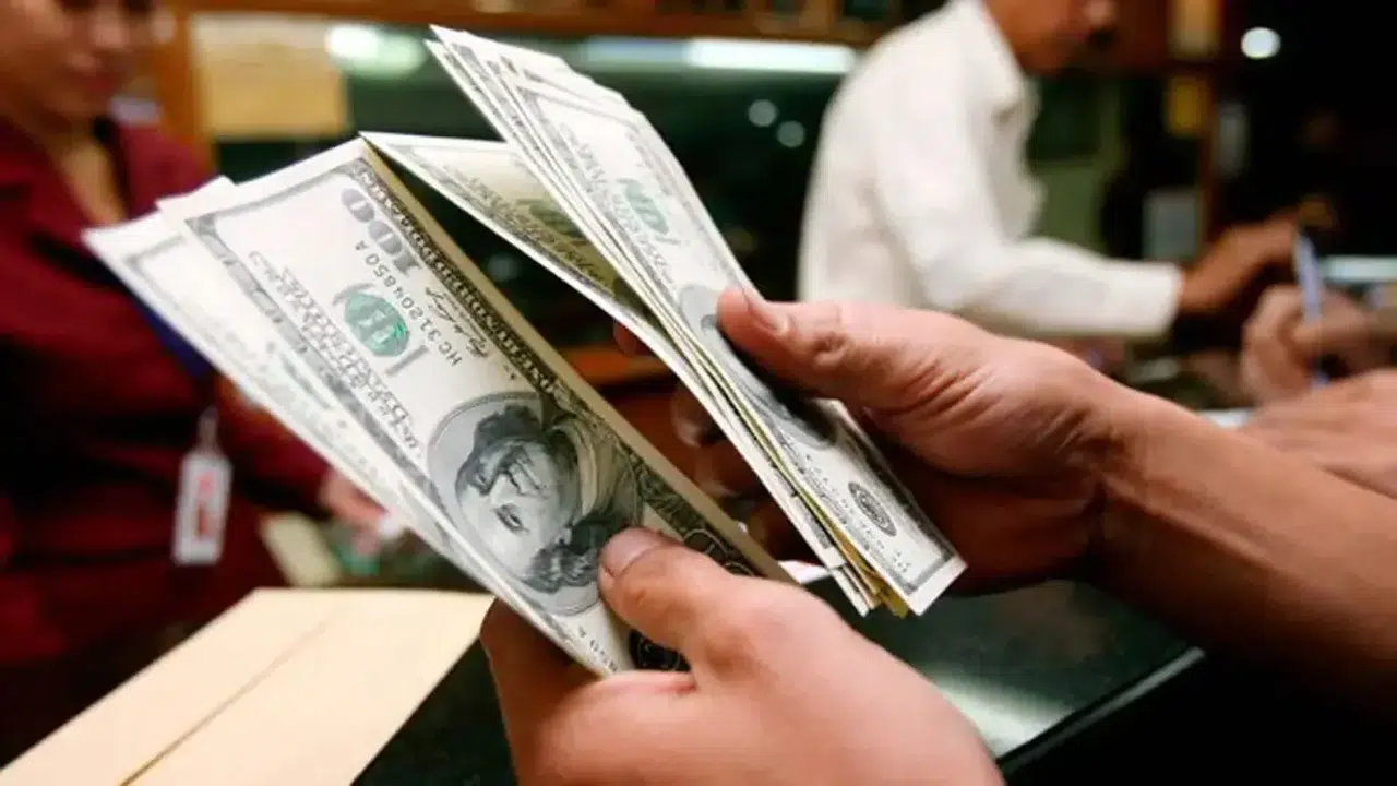 Döviz piyasalarında son durum: Dolar/TL 47,76 seviyelerinde seyrediyor