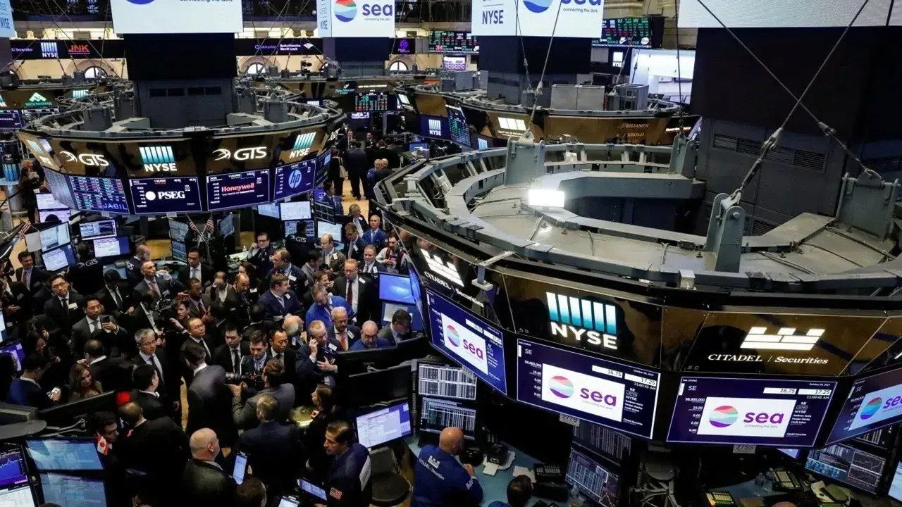 Yatırımcılar enflasyon verilerine odaklanırken New York borsası açılışta durağan seyir izledi