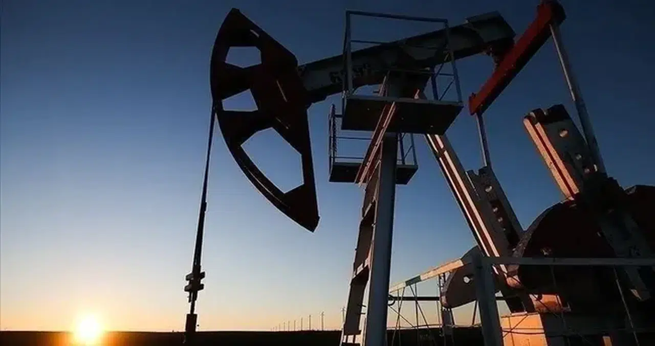 Petrol fiyatlarında belirsizlik: Brent varili 100,30 dolara düştü