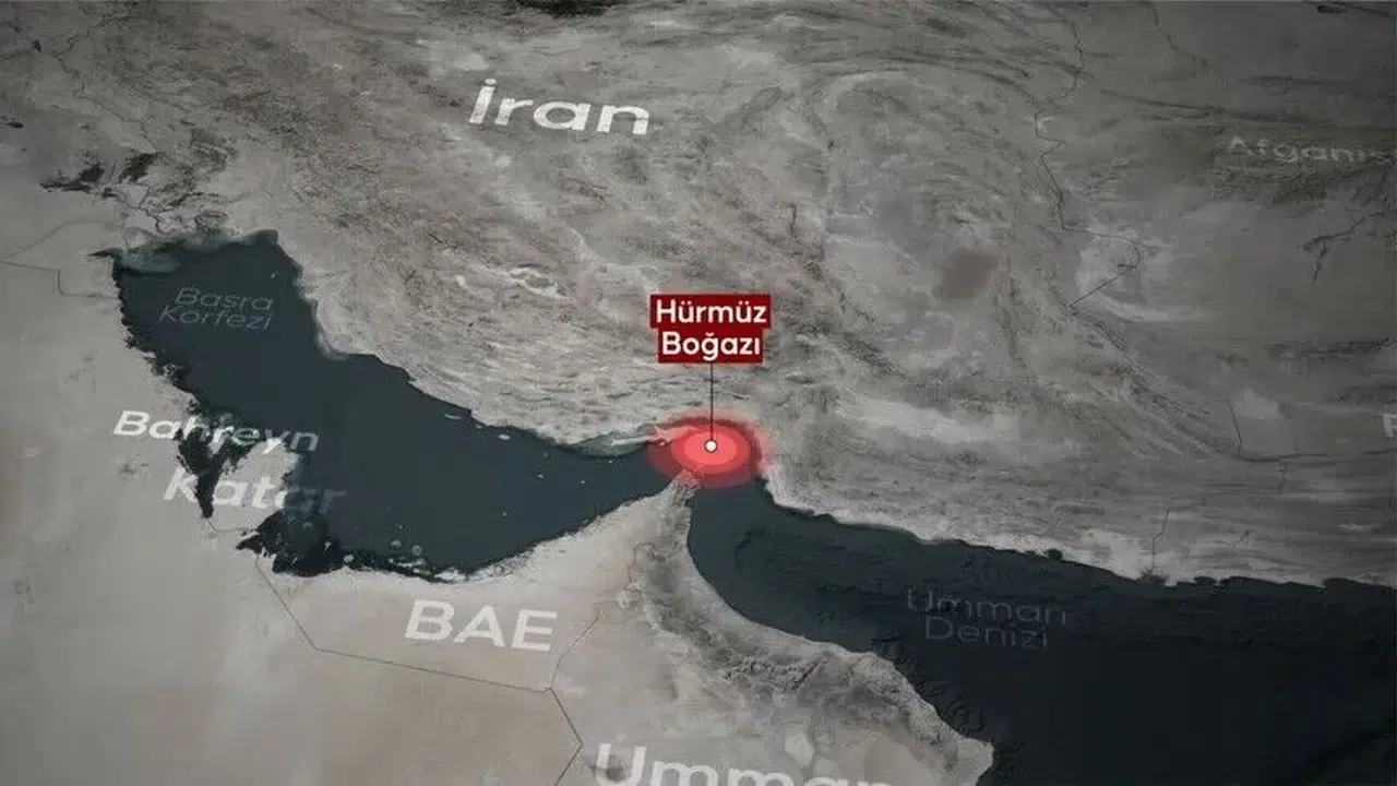 Hürmüz Boğazı'nda geçiş ihlali iddiası: İran tanker gemisini vurarak durdurdu
