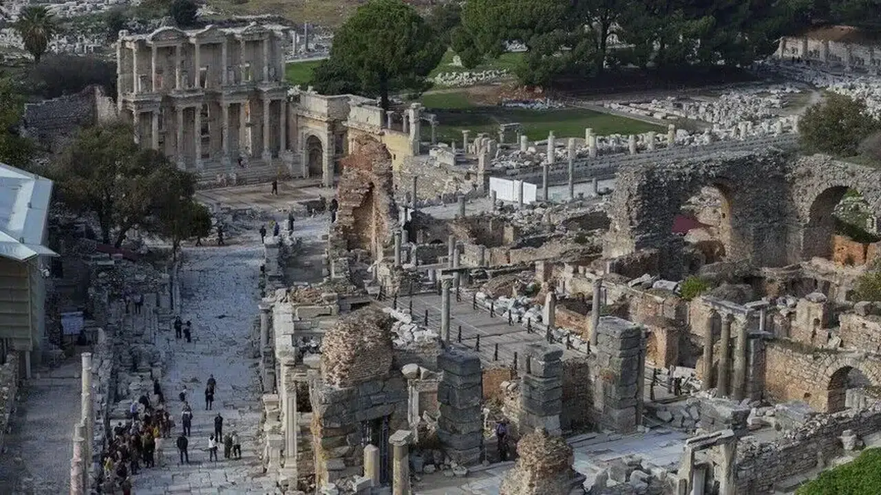 Türkiye'nin tarihi mirası ekonomiye 7,3 milyar liralık dev katkı sağladı