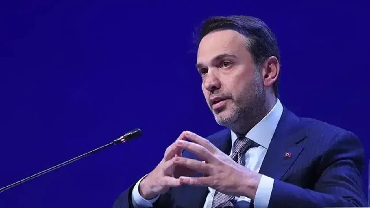 Bakan Bayraktar, Preveze Deniz Zaferi'ni kutladı ve enerji filosunu açıkladı