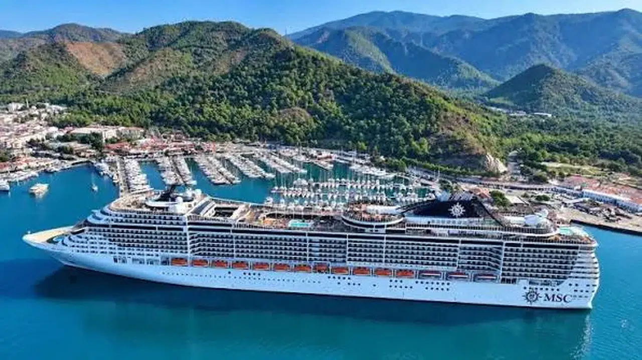 Marmaris'e MSC Divina kruvaziyeriyle 3 bin 843 turist geldi
