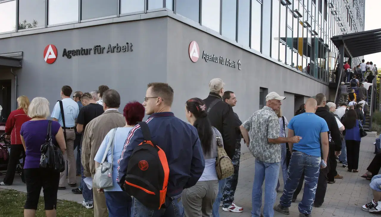 Almanya'da işsiz sayısı eylül ayında 3 milyonun altına düştü