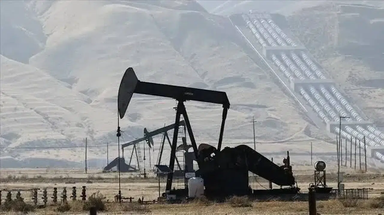 Brent petrol, İran'ın ABD ile müzakere planı olmadığını açıklamasıyla 100 doları aştı