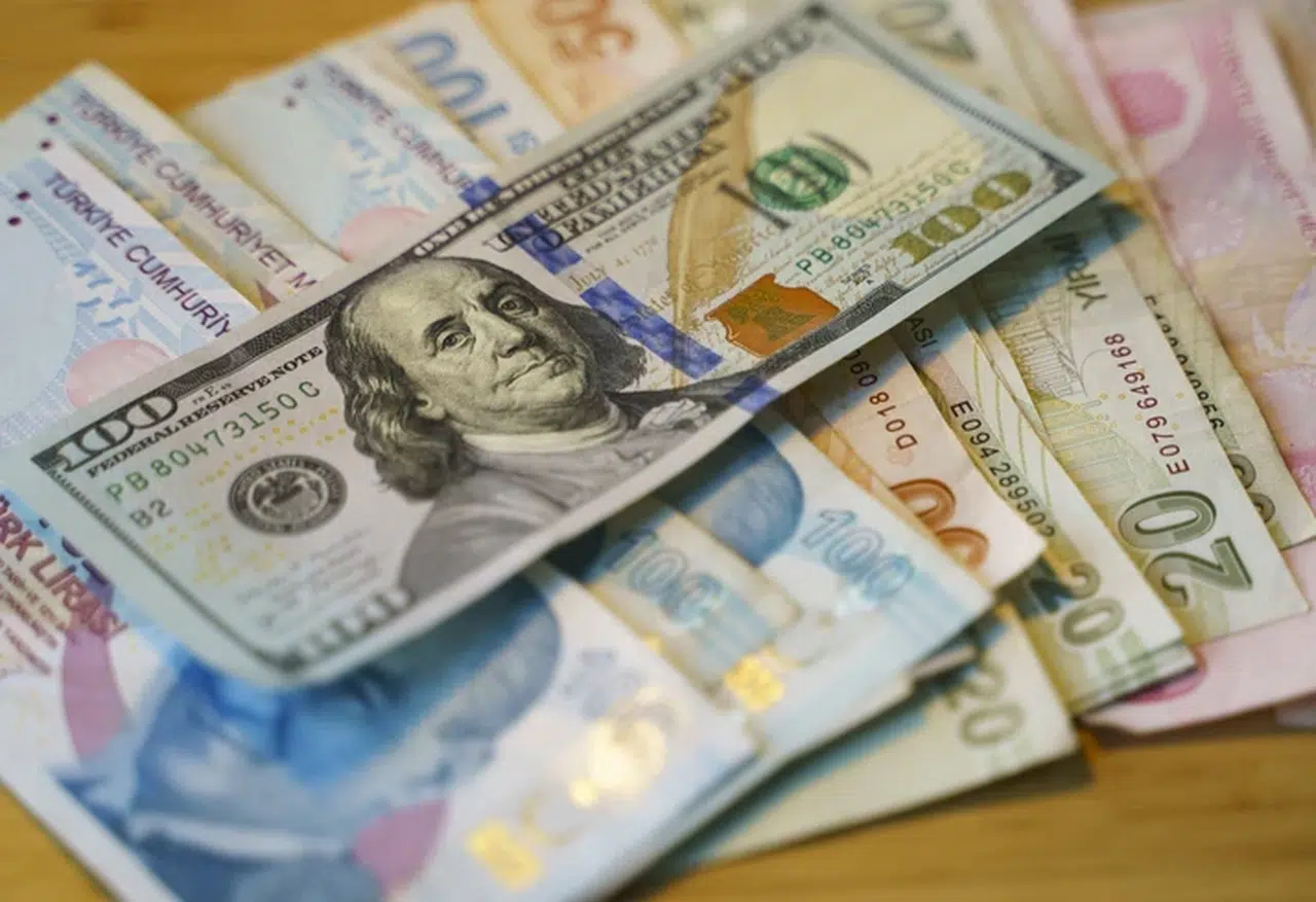 İstanbul'da piyasalarda dalgalı gün: Dolar ve avro fiyatları ne durumda?