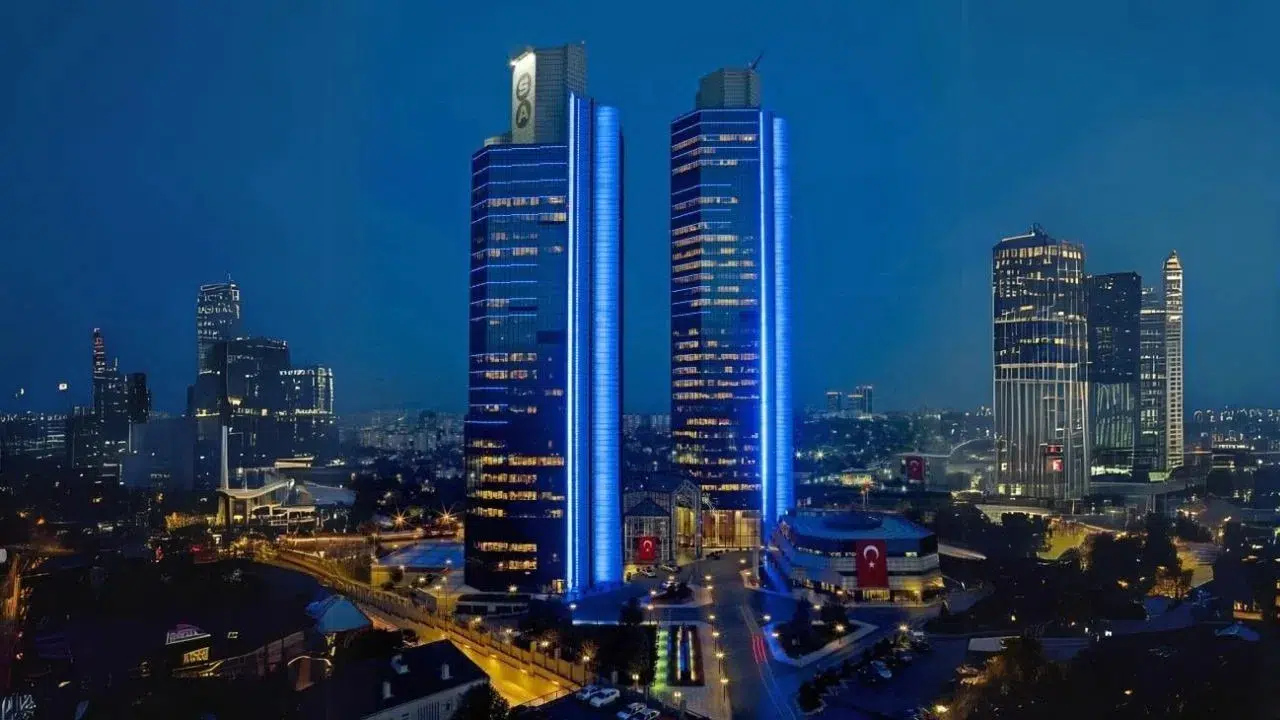 Sabancı Holding’den dünya devlerini geride bırakan rekor yükseliş: Forbes listesinde ilk 25’te!
