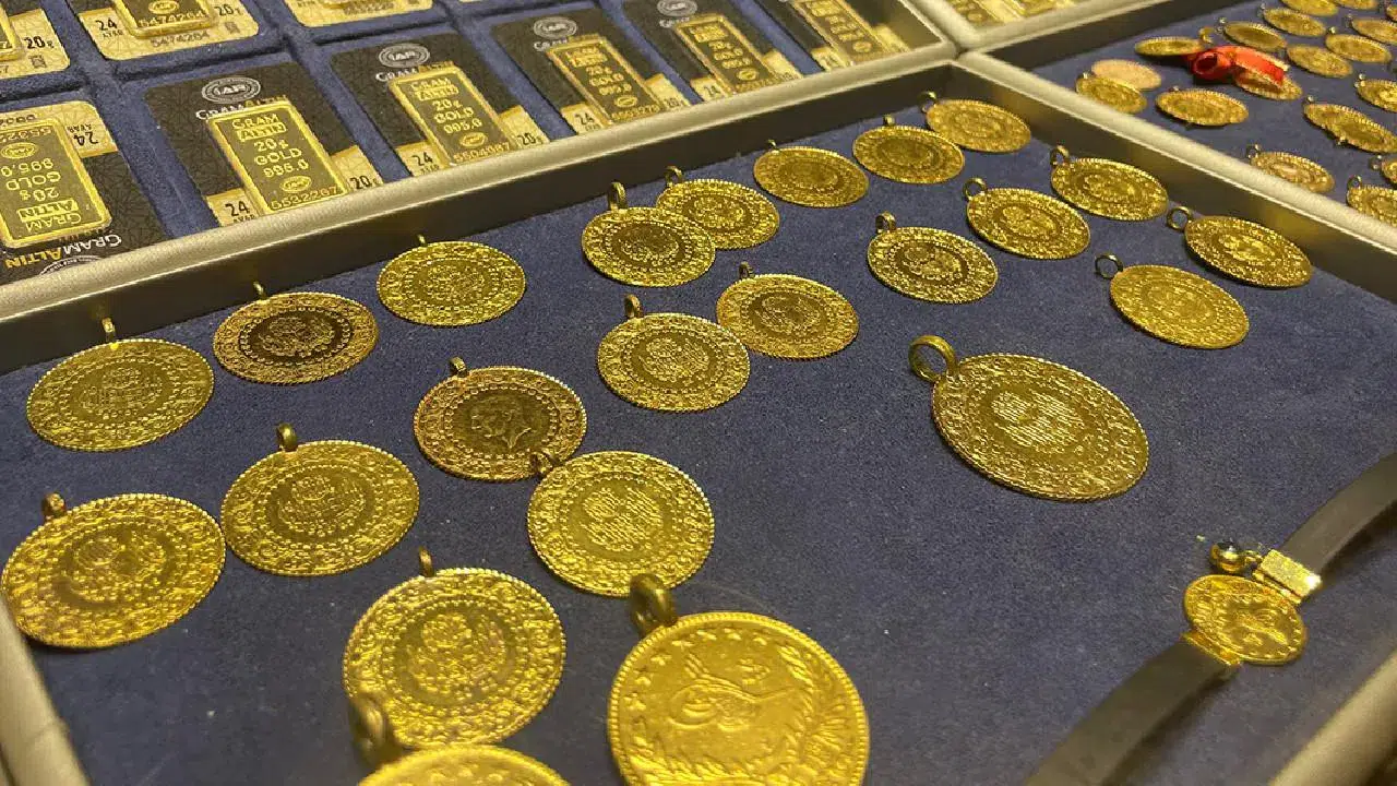Piyasalarda altın fiyatları düşüşte: Gram altın 6 bin 707 lira