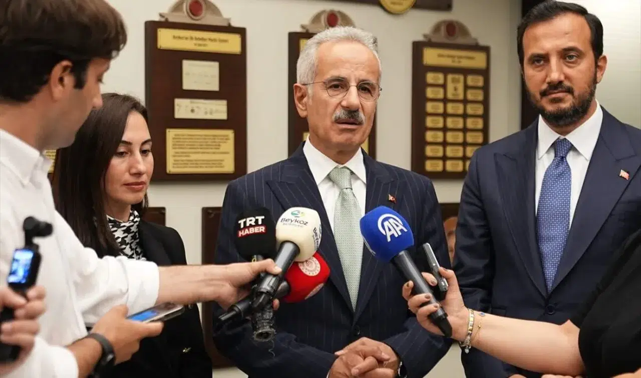 Bakan Uraloğlu'ndan Marmara Denizi'ndeki gemi kazasına ilişkin güncel bilgiler