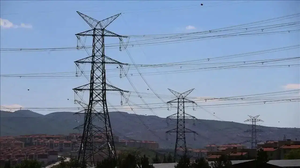 Türkiye'de dün elektrik üretimi 1 milyon 33 bin 571 megavatsaat oldu