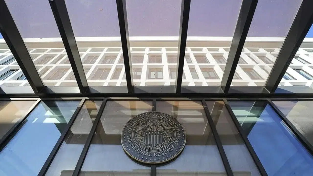 Fed, faiz artışı için hazırlıklarını sürdürürken enflasyon verileri dikkat çekiyor
