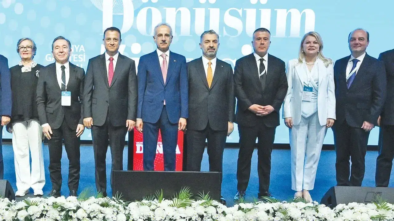 Ulaştırma ve Altyapı Bakanı Uraloğlu, İzmir Veri Merkezi açılışında dijital dönüşüm vurgusu yaptı