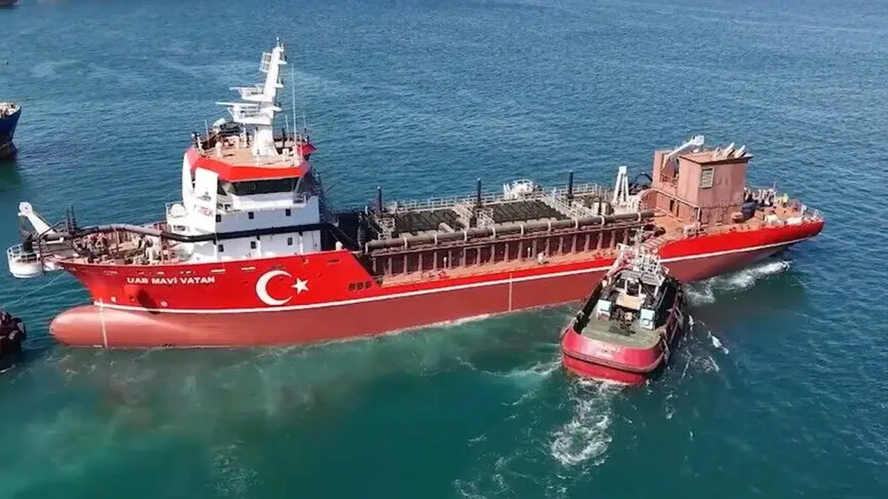 Türkiye'nin ilk yerli tarama gemisi 'UAB MAVİ VATAN' suya indirildi!