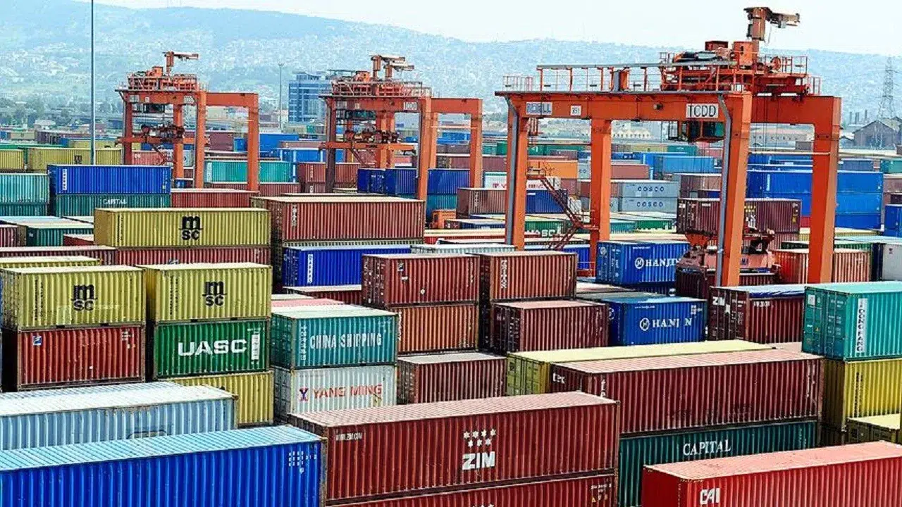 Rusya'nın dış ticaret fazlası 8 ayda yüzde 16,4 arttı