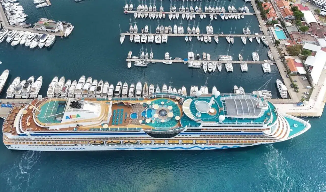 Aida Stella kruvaziyeri Marmaris'e 2 bin 370 turist getirdi