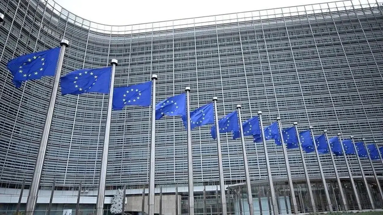 Brüksel’den Kiev’e milyar avroluk kalkan: AB’nin askeri desteği hesaplara yattı!
