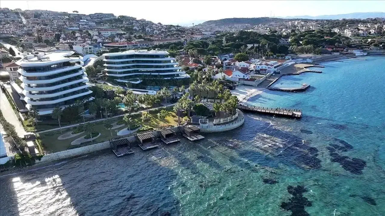 Bodrum'a iki kruvaziyerle 2 bin 888 turist geldi