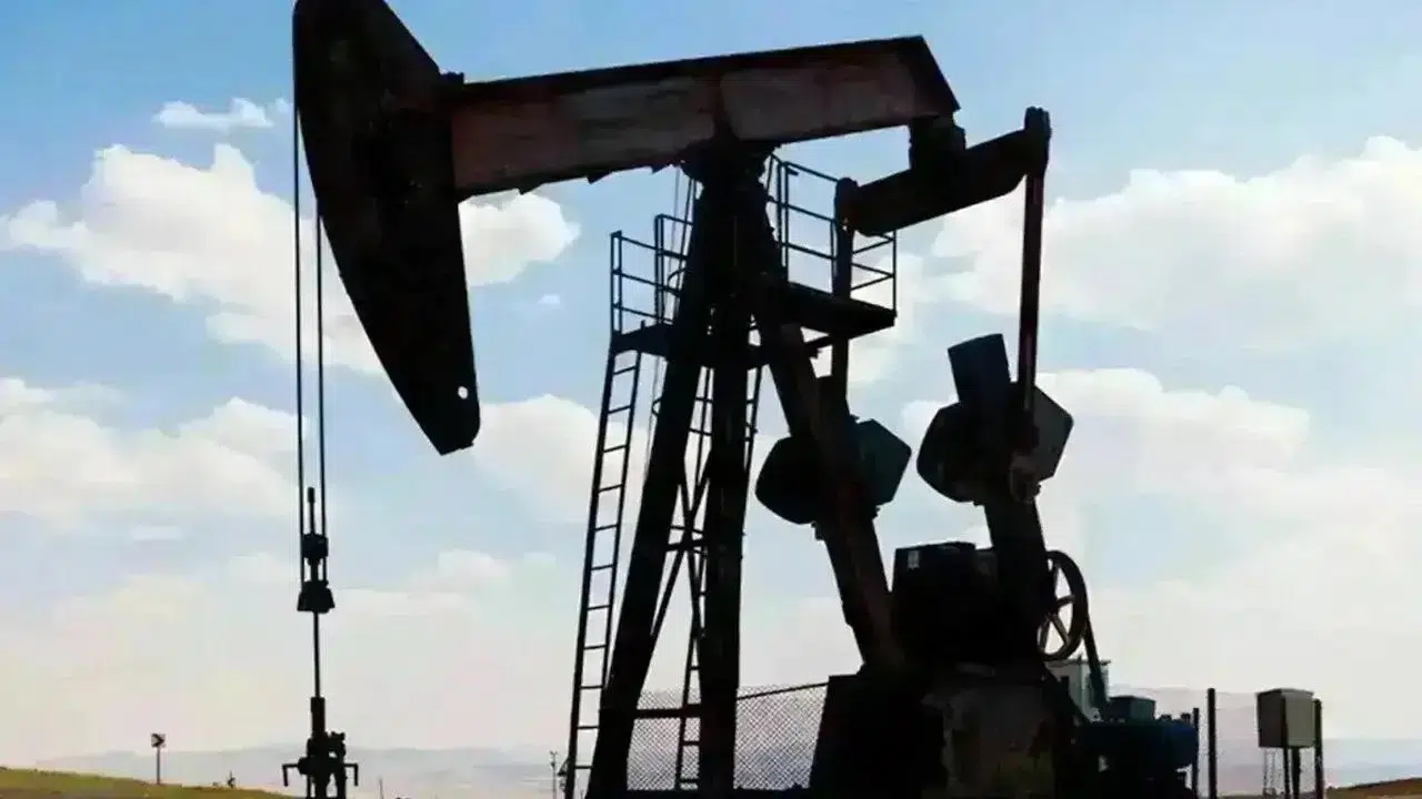 Brent petrol varil fiyatı 102,73 dolara yükseldi