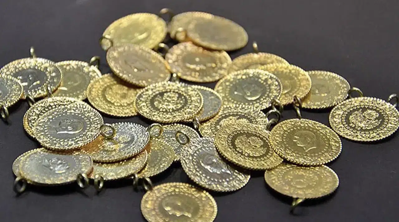 Gram altın 6 bin 560 liradan işlem görüyor, çeyrek altın 10 bin 820 lira