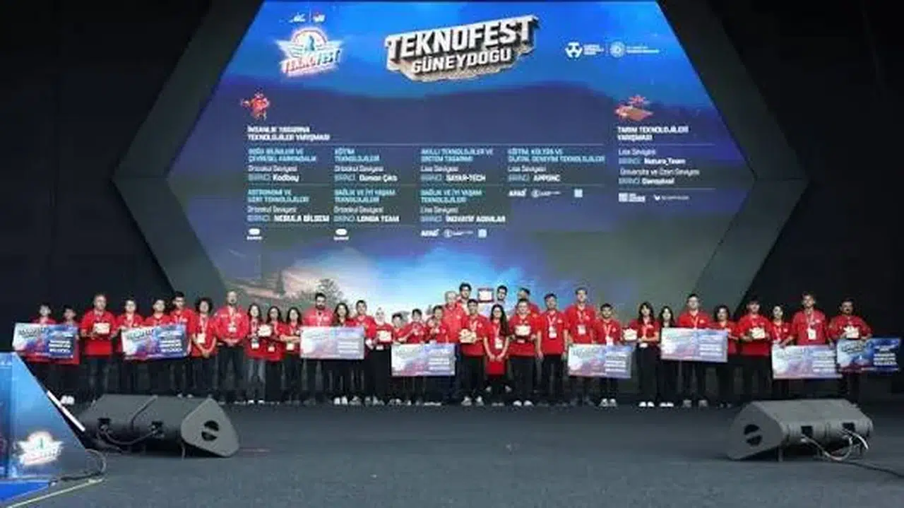 TEKNOFEST Güneydoğu'da gençler projeleriyle ödül kazanıyor