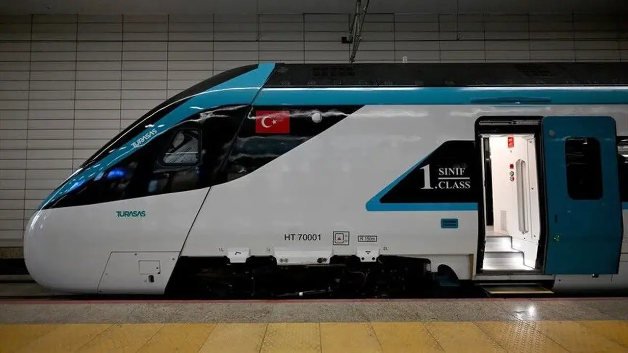 Milli hızlı tren test sürüşünde 250 kilometre hızı aştı