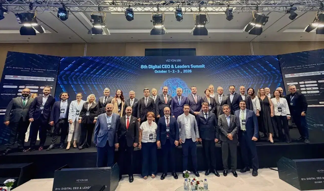 İzmir'de 8. dijital CEO ve liderler zirvesi başladı