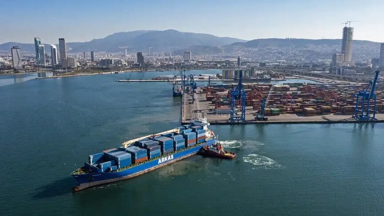 Ege'nin üretim lokomotifi İzmir’den küresel ticarette güçlü ivme!