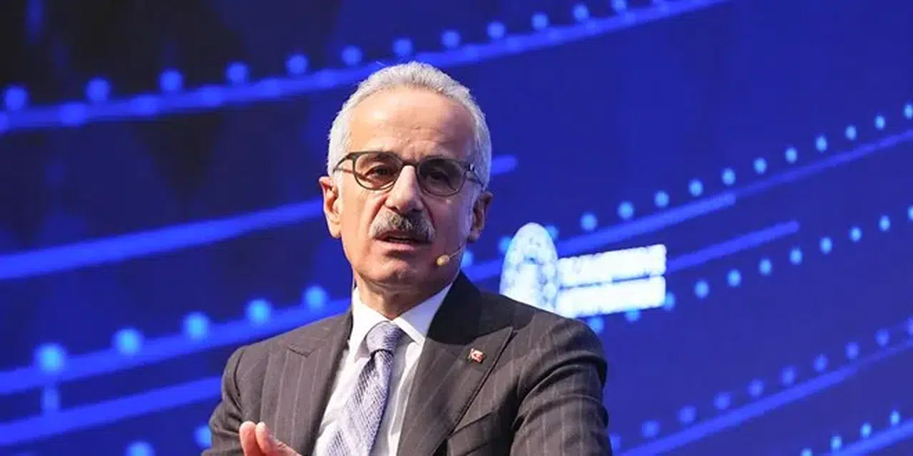 Bakan Uraloğlu: İstanbul'a 600 kilometre daha metro şart