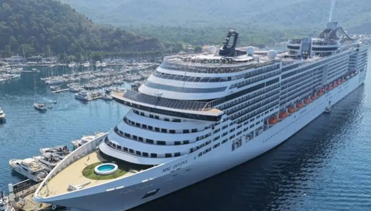 Marmaris'e MSC Divina kruvaziyeri ile 3 bin 705 turist geldi