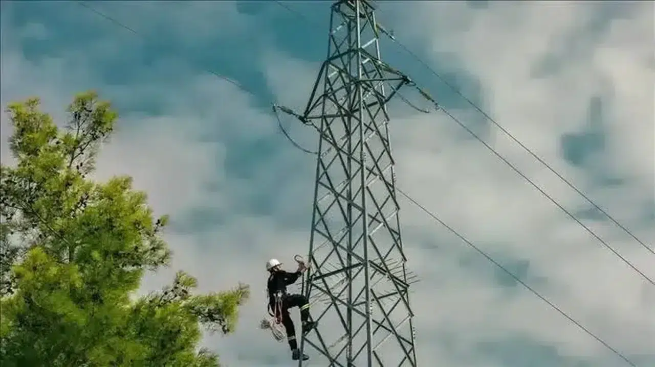 Spot piyasada elektrik fiyatları yarın için 4 bin 500 lira olarak belirlendi