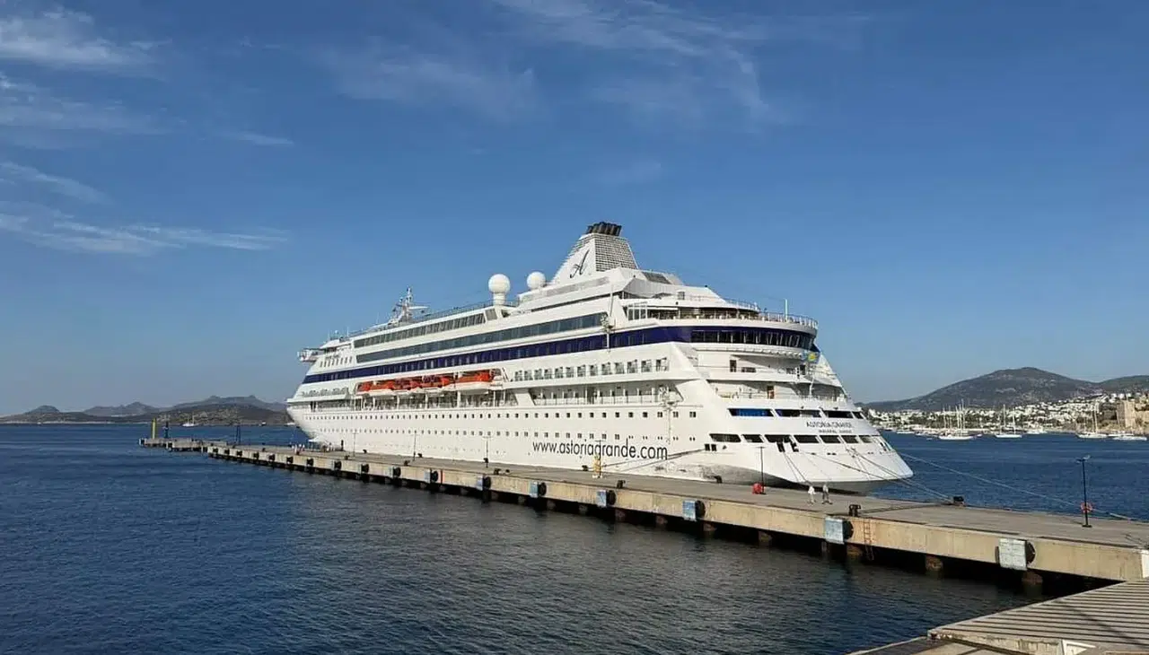 Bodrum'a Astoria Grande kruvaziyeriyle 365 turist geldi