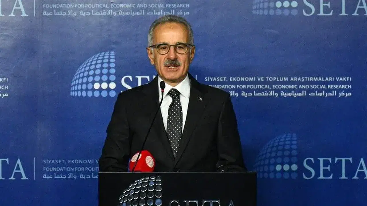 Bakan Uraloğlu Türkiye'nin lojistikteki stratejik hamlelerini paylaştı