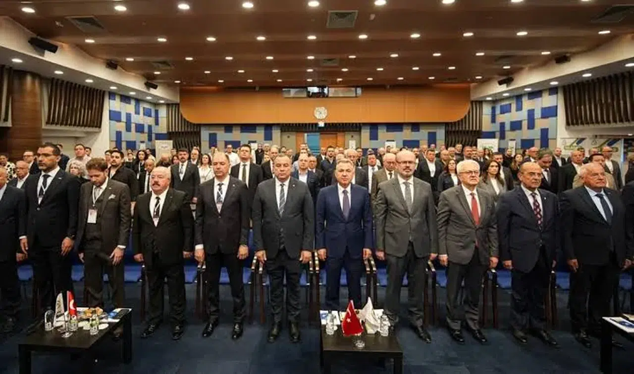 İzmir'de Türkiye Pamuk Zirvesi başladı ve protokol imzalandı