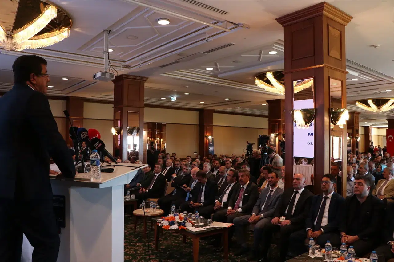Zeybekci, erzurum ekonomi buluşmalarında Türkiye'nin ekonomik büyümesini vurguladı