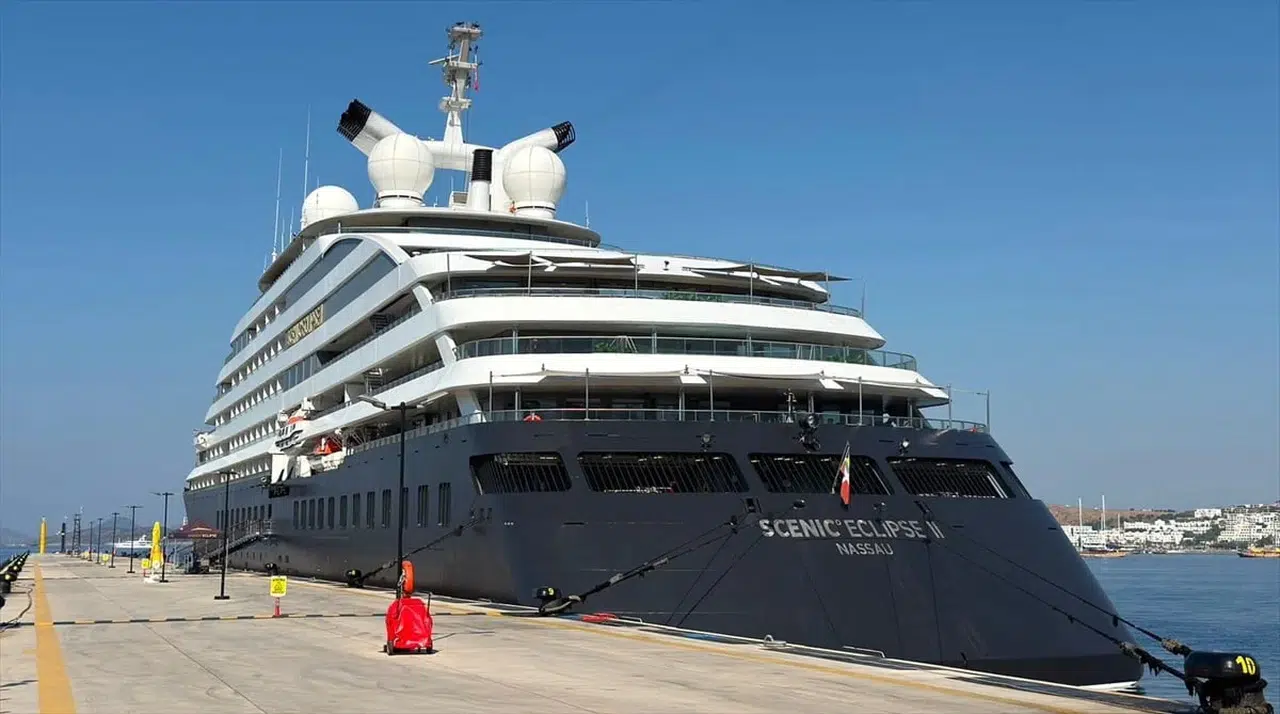 Bodrum'a yeni bir lüks kruvaziyer geldi: scenic eclipse 2