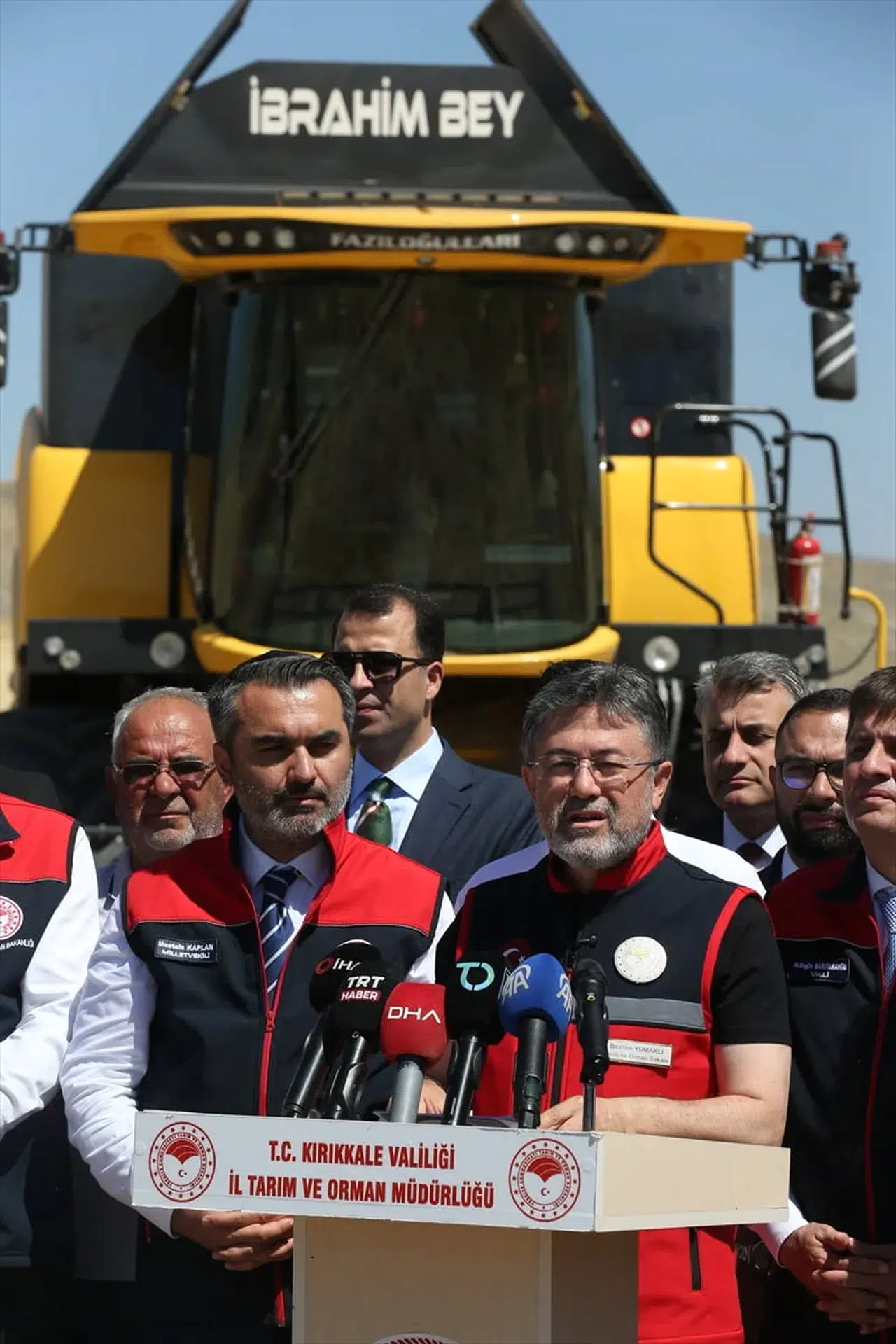 Tarım ve Orman Bakanı Yumaklı, Kırıkkale'de arpa hasadına katıldı ve rekorlar açıkladı