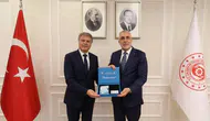 Otomotiv devine büyük ayrıcalık: Renault CEO’suna süresiz Türkiye vizesi
